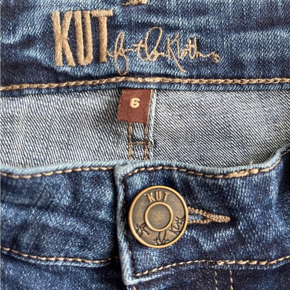 KUT From The Kloth | Katy Ankle Straight Leg Jean | Women’s Size 6 | Medium Wash